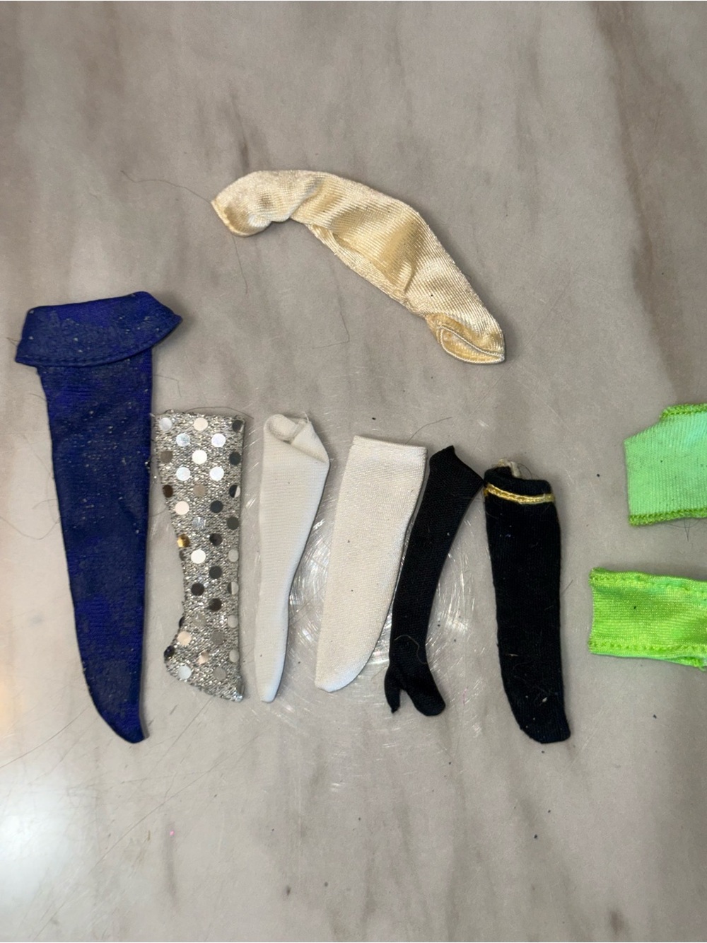 Barbie 1 stock arm band headband knee pad to a set